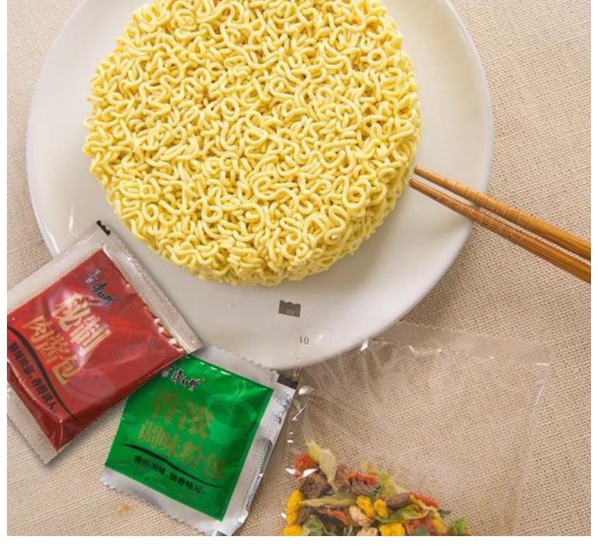 家里煮方便面是先放调料包，还是先煮面？别以为两者没有区别