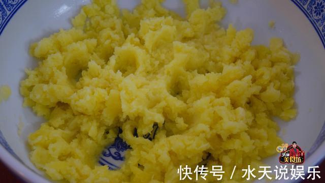 土豆别炖着吃了，教你新吃法，外酥里嫩，小朋友特别喜欢吃！