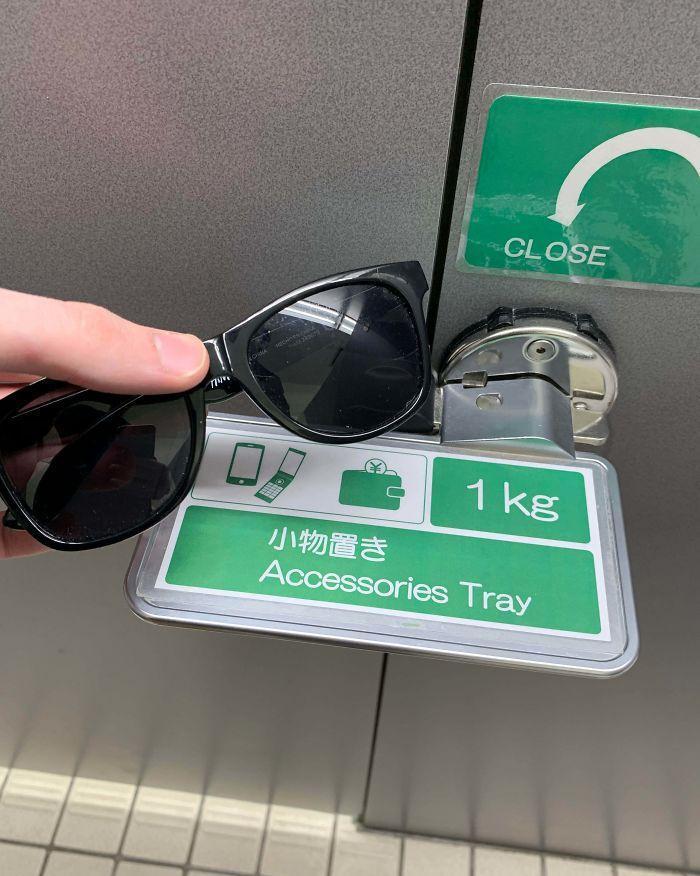 宠物车|50个人性的国外设计,日本卫生间设计得太贴心,再也不怕丢东西