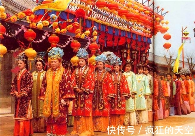 元春回宫!红楼梦:元春回府省亲为何会在夜晚进行?原来其中大有文章