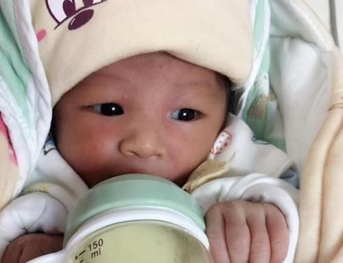 奶粉|从小喝“母乳”和不喝“母乳”的孩子,长大后有啥差别差距明显