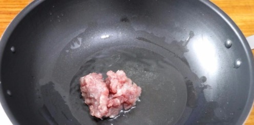 教你麻婆豆腐的家常做法，色泽红亮，豆腐嫩滑不碎，配米饭太香了