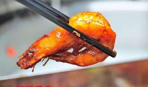 首家会飞的火锅落户沈阳,大虾火锅飞起来,小龙虾九块九