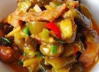 家味美食酱香鹌鹑蛋,鲜虾炒蛋,酸黄瓜炒肉片,孜然鸡翅的做法