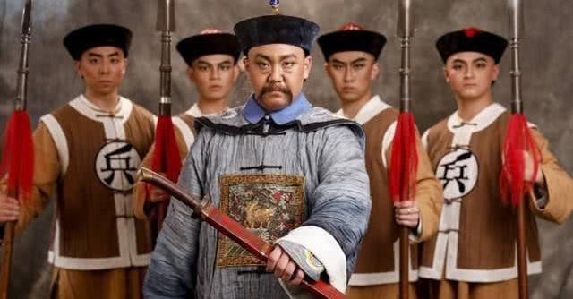 衣服|清朝士兵衣服上的兵,勇,卒代表什么?