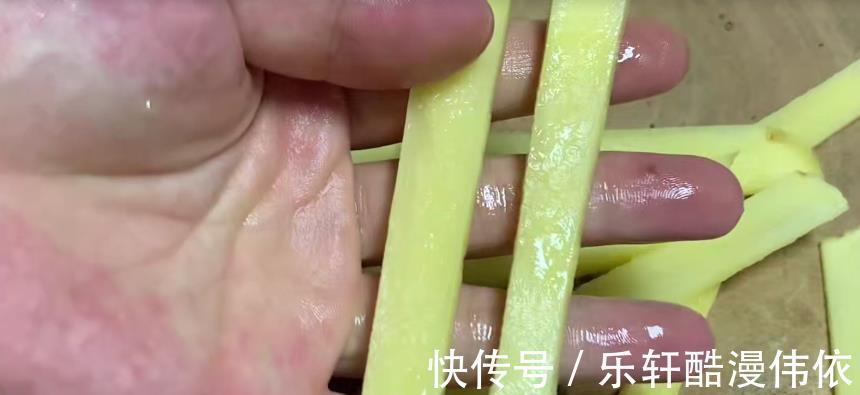 去皮|削土豆太简单了,只要一张纸,去皮干净不浪费,方便又实用