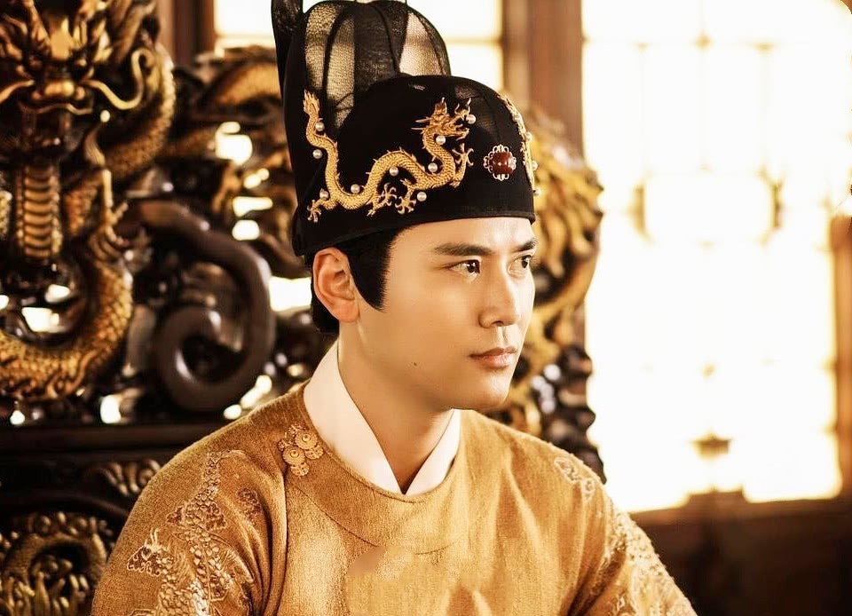 万贞儿|皇上带头宫斗,朱见深设计陷害皇后,挑起后宫争端