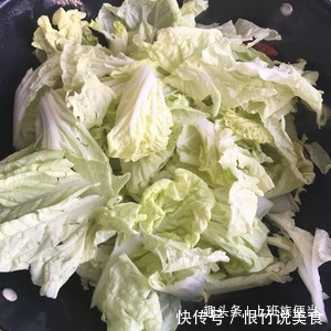 不爱吃白菜教你最好吃做法,比鱼香肉丝还香,这味道饭店都没有