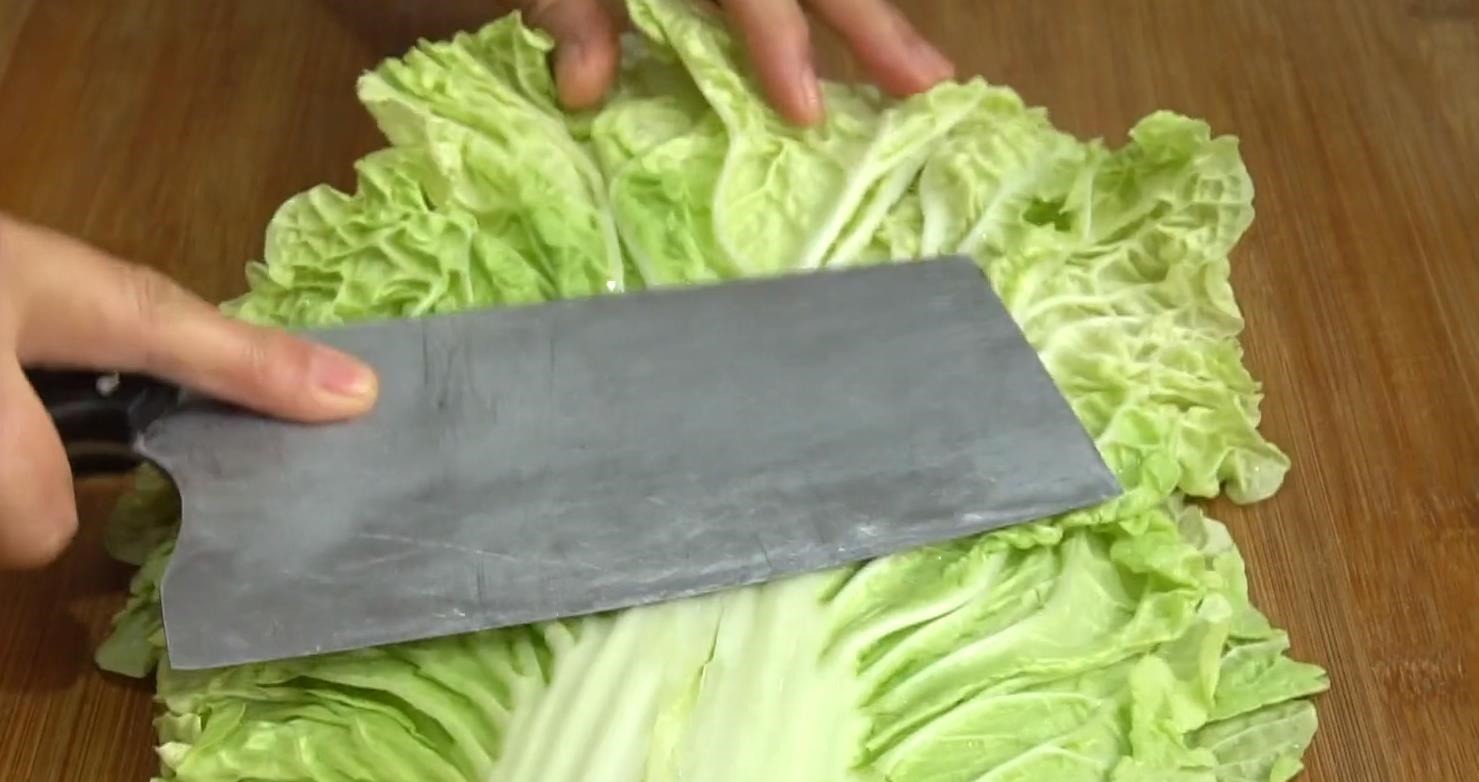 白菜加3个鸡蛋,教你做懒人早餐,手不沾面,口感鲜美,营养丰富