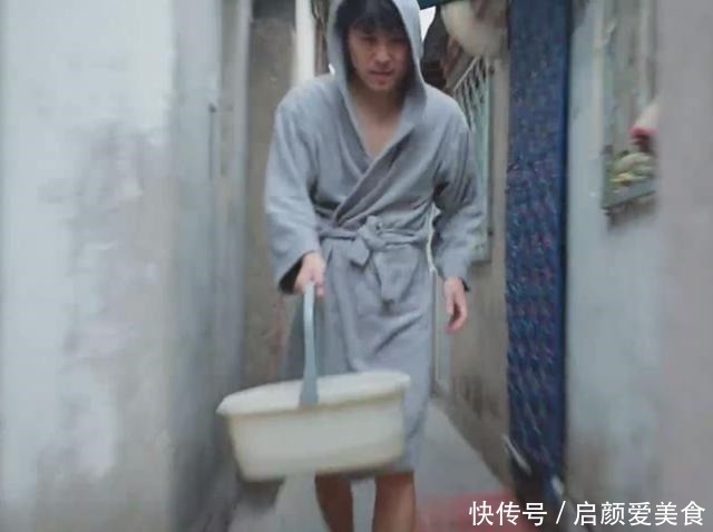 曹女士|一家三口挤20㎡,夜里动静太大,床边纸巾堆成山,鼻涕滴一床