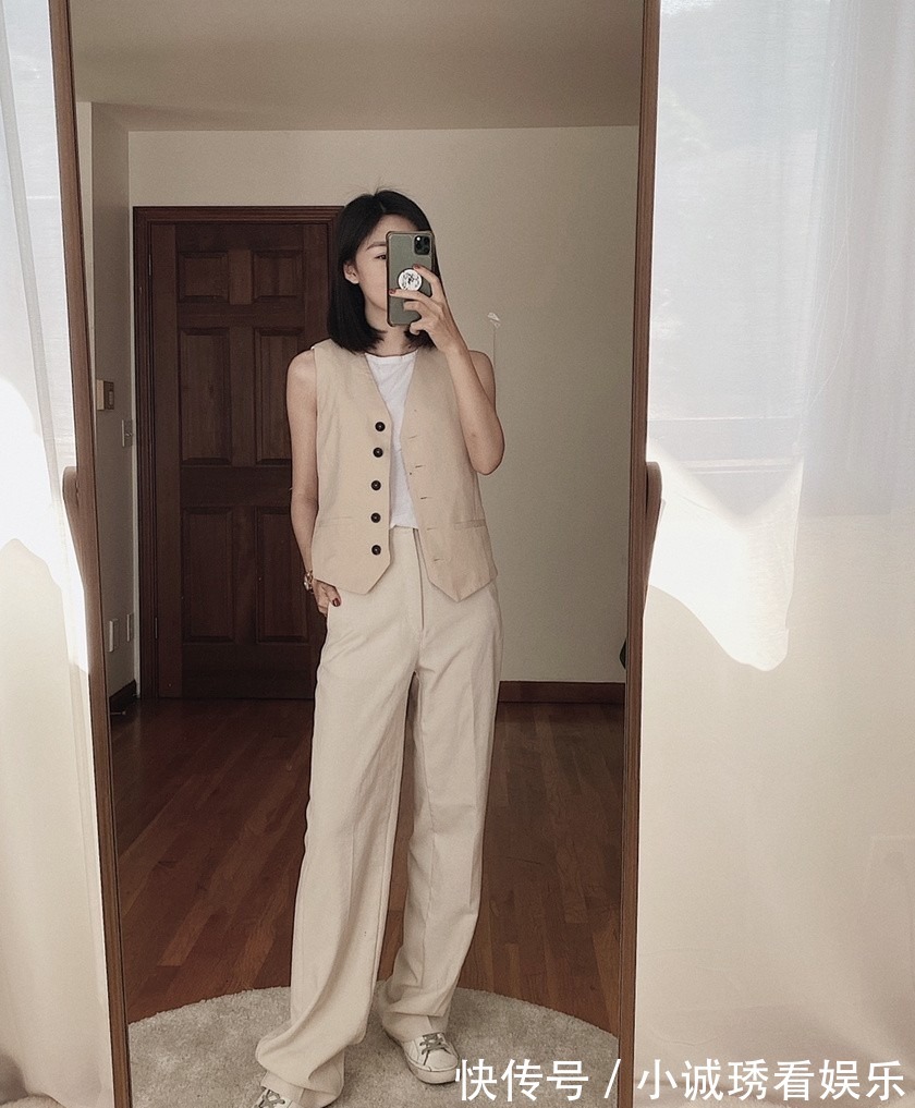 t恤|入秋后穿衣的高级感是“马甲”给的,搭配T恤衬衫都好看,很实用