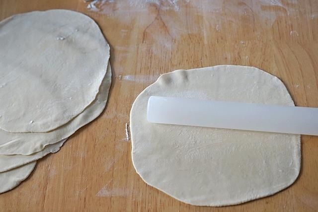 天冷了,盒子包这馅比韭菜盒子还要好吃,学会了自己在家就能做