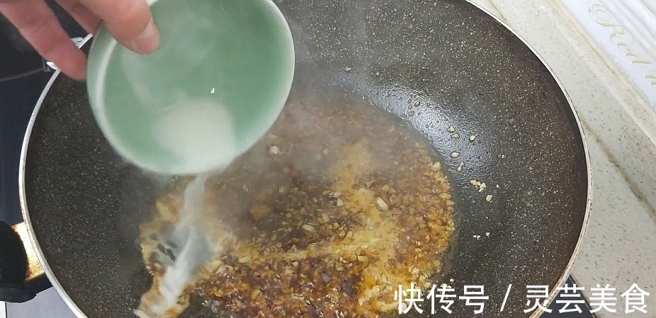 秘制|生菜怎么做好吃？教你秘制美味的“蚝油生菜”，好吃营养又下饭