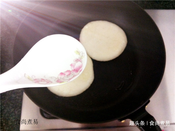 用两斤糯米,做此款简易小吃,软糯有嚼劲,一吃起停不下来