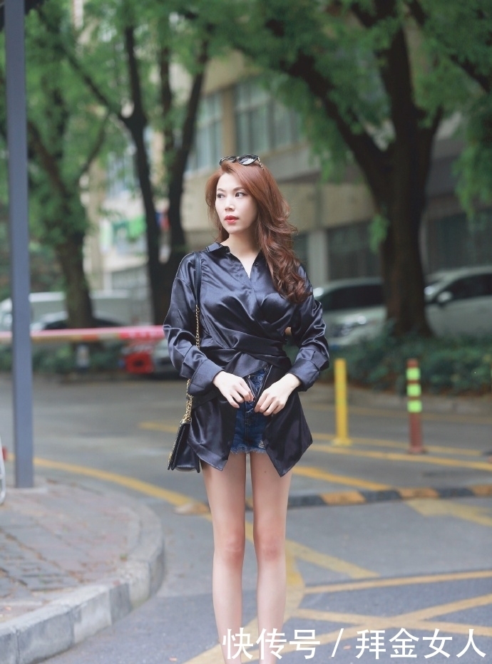 美女|街拍丨这位美女应该就是腿精本精了吧 真好看
