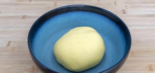 玉米面|玉米面最好吃的做法,开水烫一烫,粗粮细作超松软,比面包还好吃