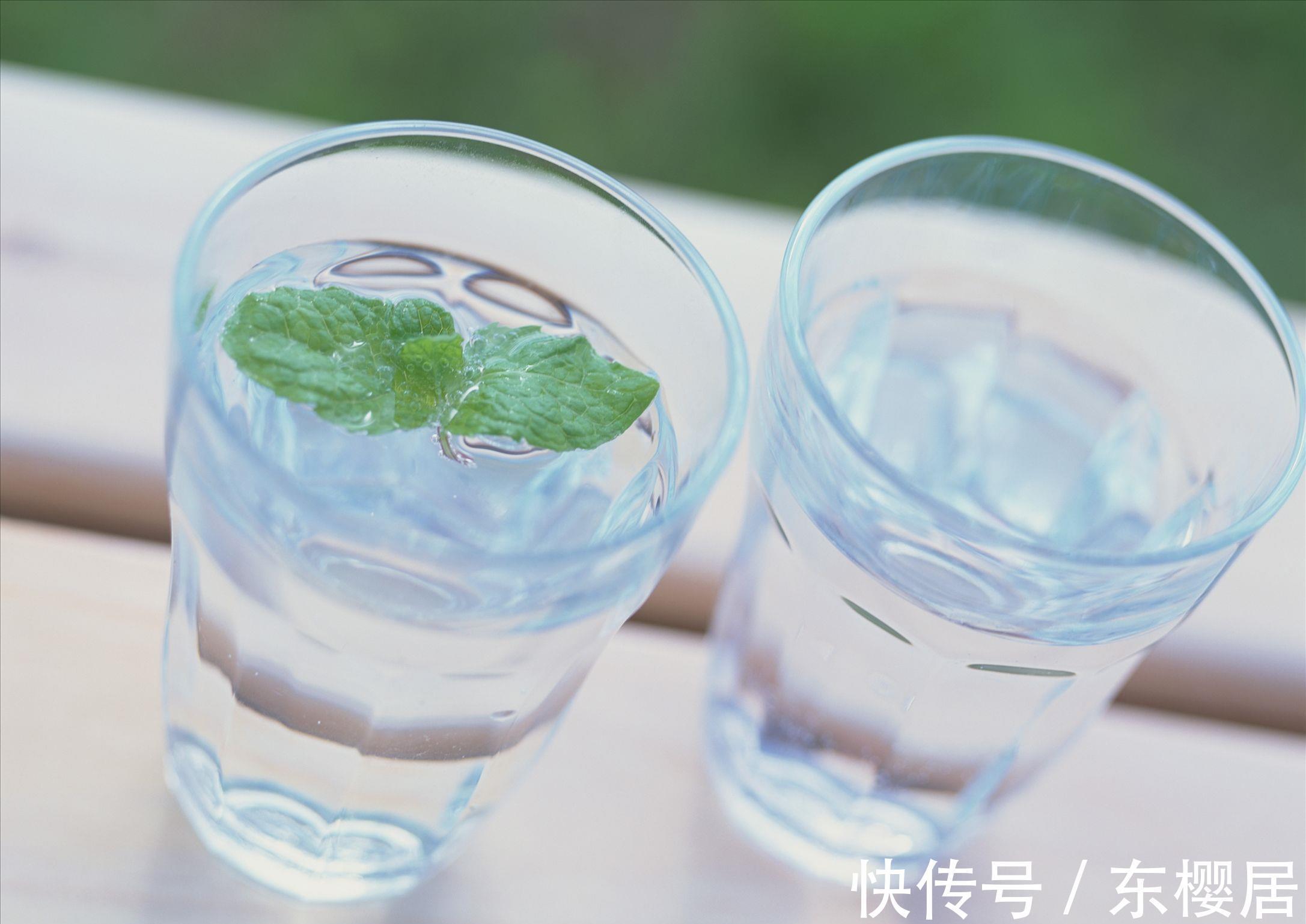 补水|拼命给肌肤补水,却越补越干,那是因为你走进了补水误区