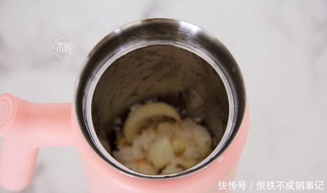 早餐别整天喝牛奶了,它比牛奶强多了,热乎乎喝一杯,暖胃又滋补