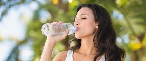 水分|减肥的人,想要体重降得快,谨记4个小秘诀,赘肉悄悄不见了