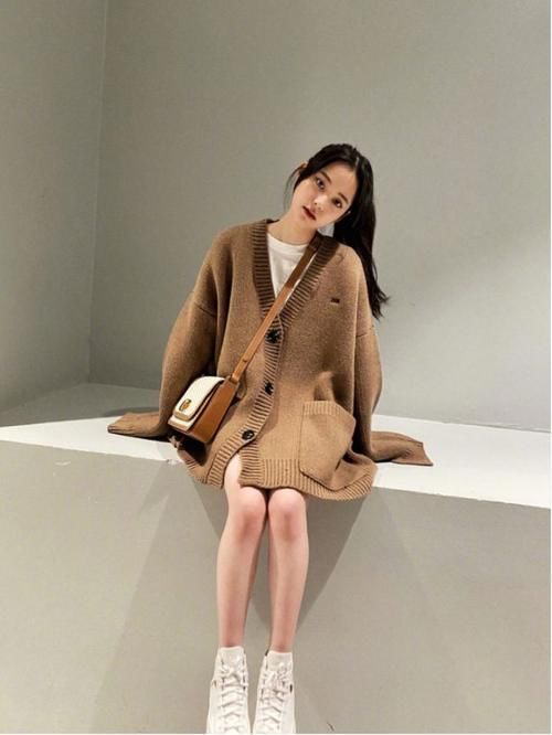开衫毛衣可盐可甜！配连衣裙穿高级甜美，拼色款超清新！
