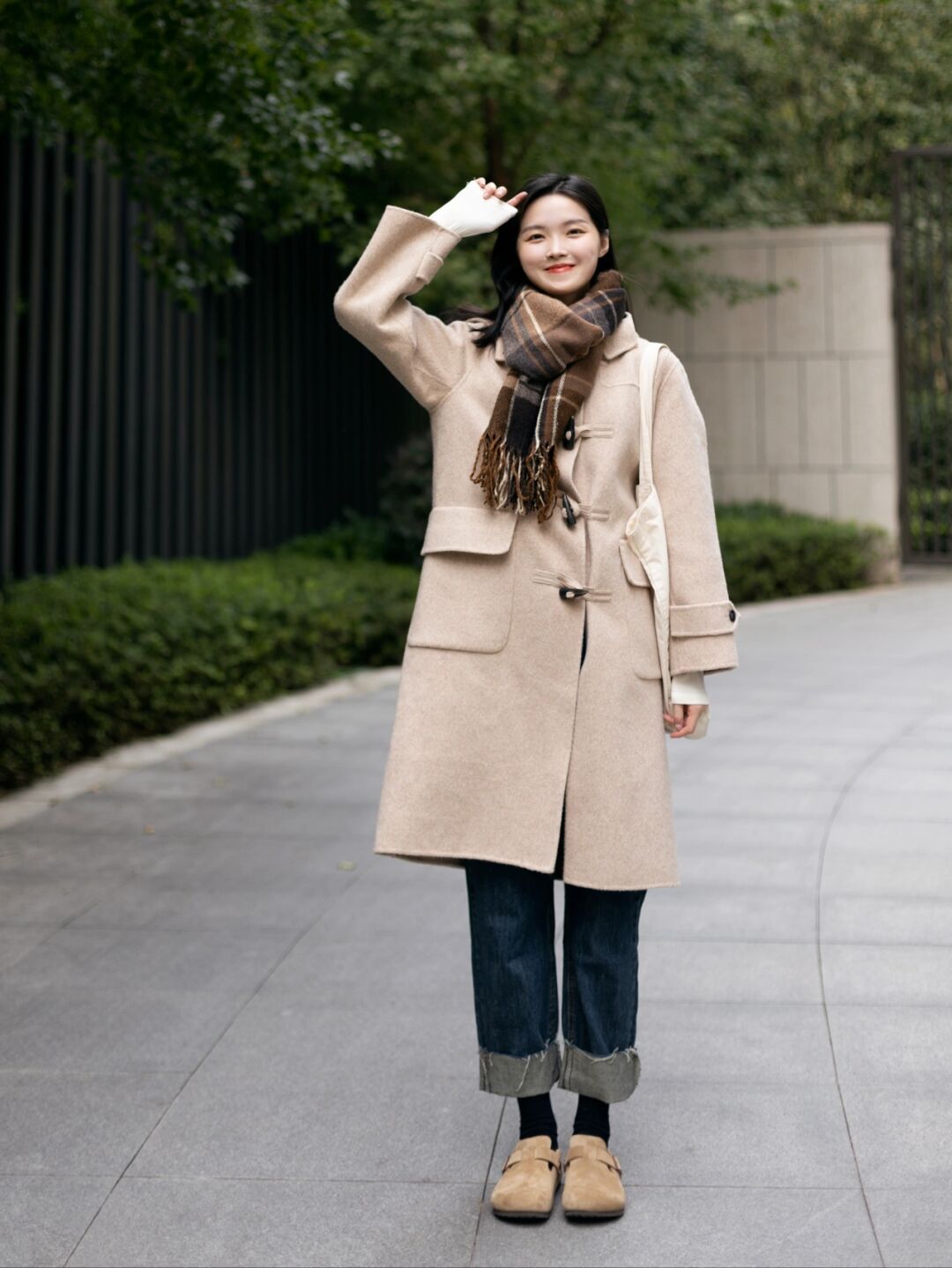 深灰色 大衣怎么穿保暖又高级?这些穿搭日常实用又百搭,普通人也能驾驭