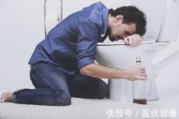 一行为|喜欢喝酒的人,防止酒精肝找上门,现在开始做好8件事,还来得及