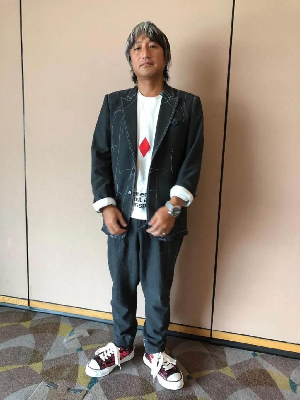 球鞋 爆款鞋王被嫌“不好穿”、“抄袭”,但也逃避不了真香定律