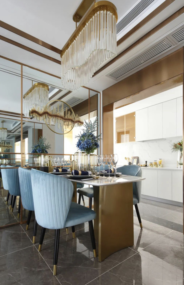 客餐厅|98平蓝色地中海风三居室,满足于三代同堂的生活需求