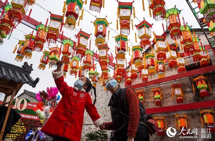 宁波宁海：乐享假日 古镇年味浓