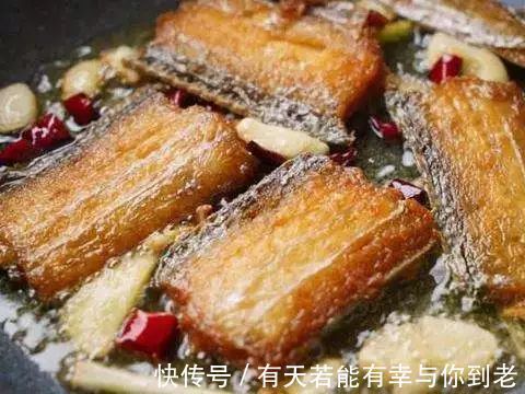 带鱼|煎带鱼时，别再裹面糊了，这么做才是正确方法，外酥里嫩