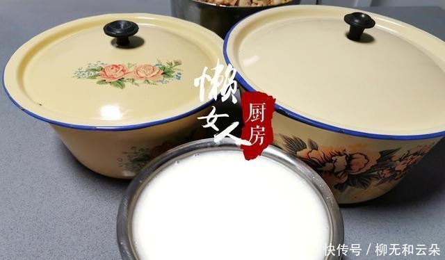  自己在家熬猪油，多做这几步，猪油又香又白不变味