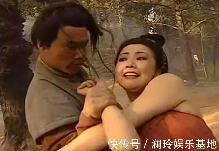 西门庆$水浒传中,当武松抱住孙二娘,将她按倒在地时,为何张青不帮忙?