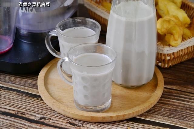 豆浆里面加这几样食材，暖胃好喝肠道舒服，比牛奶还营养！