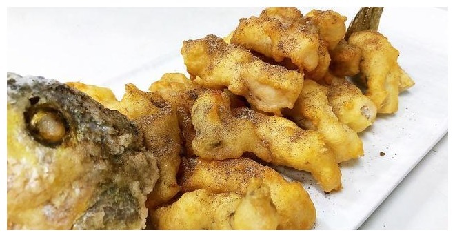 炸鱼时,有人用淀粉,有人用面粉,大厨都错了!这才是正确做法