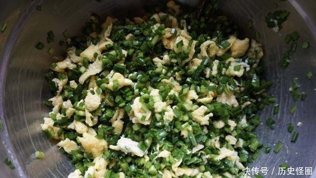 家常菜|家常菜：韭菜鸡蛋馅饼每一口都有鲜嫩劲儿
