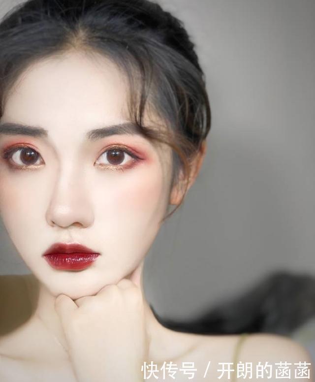 为啥粉底液刚上脸很白,下午的脸会发黄暗沉很多人都错了这一步