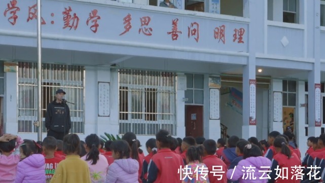 陈小春的滚烫人生54岁实现消防员梦,昔日“古惑仔”成励志楷模