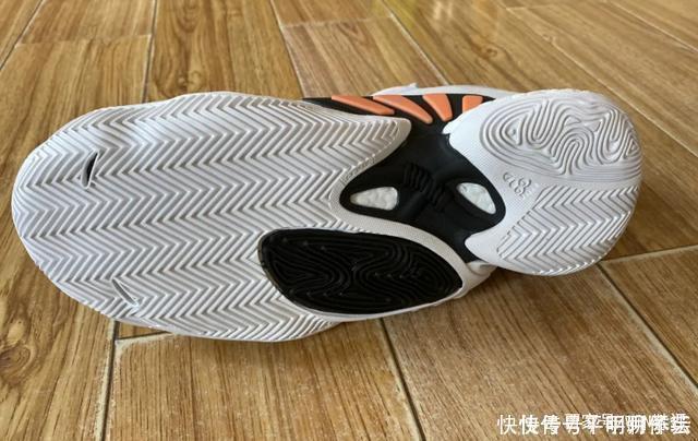 球鞋|吊打自家所有签名鞋的休闲鞋!为何说BYW2是阿迪最出色的实战鞋