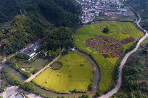 浙江一“神秘”古村，四面环山百年不涝，395幢明清古建不输流坑