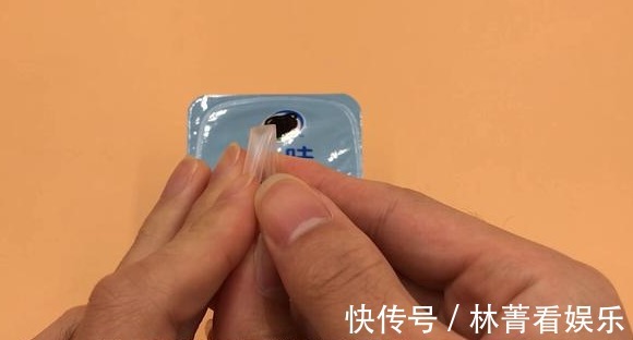 吸管|今天才知道，酸奶还有一个小机关，难怪喝不干净，奶盖都白舔了