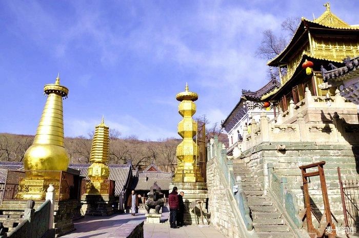 走进五台山最古老的寺院—显通寺