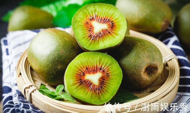 小明|7岁小男孩,胃部出现肿瘤,告诫家长:5种零食少给孩子吃