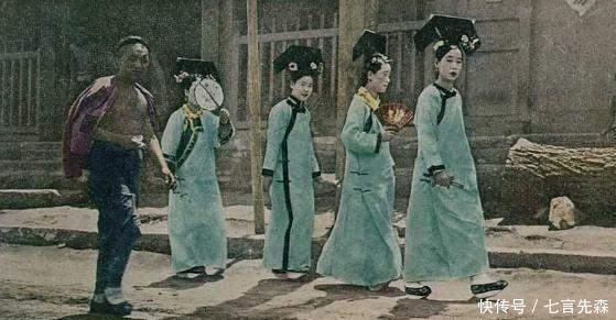 老照片|晚清罕见上色老照片图4女子媚态毕露、图7男子行为让人唾弃