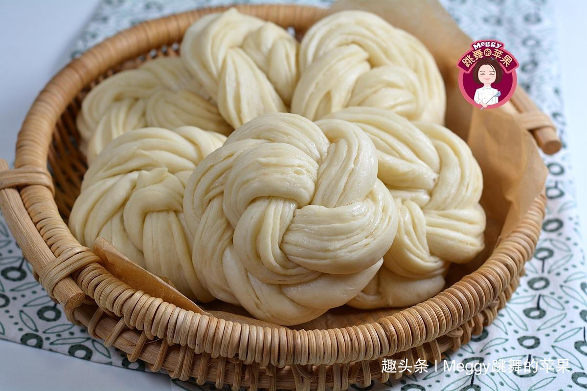 发面|教你做个绣球花卷,又白又嫩又暄软,发面多加一料,面团高又白
