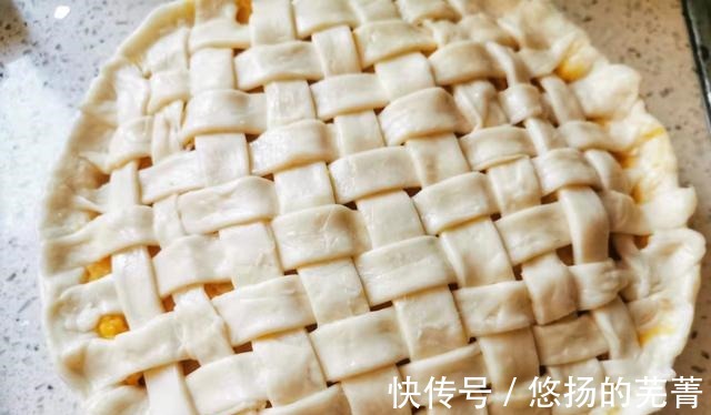 寒冷的冬天最馋这红薯流心派，香甜美味有营养，做法简单适合小白！