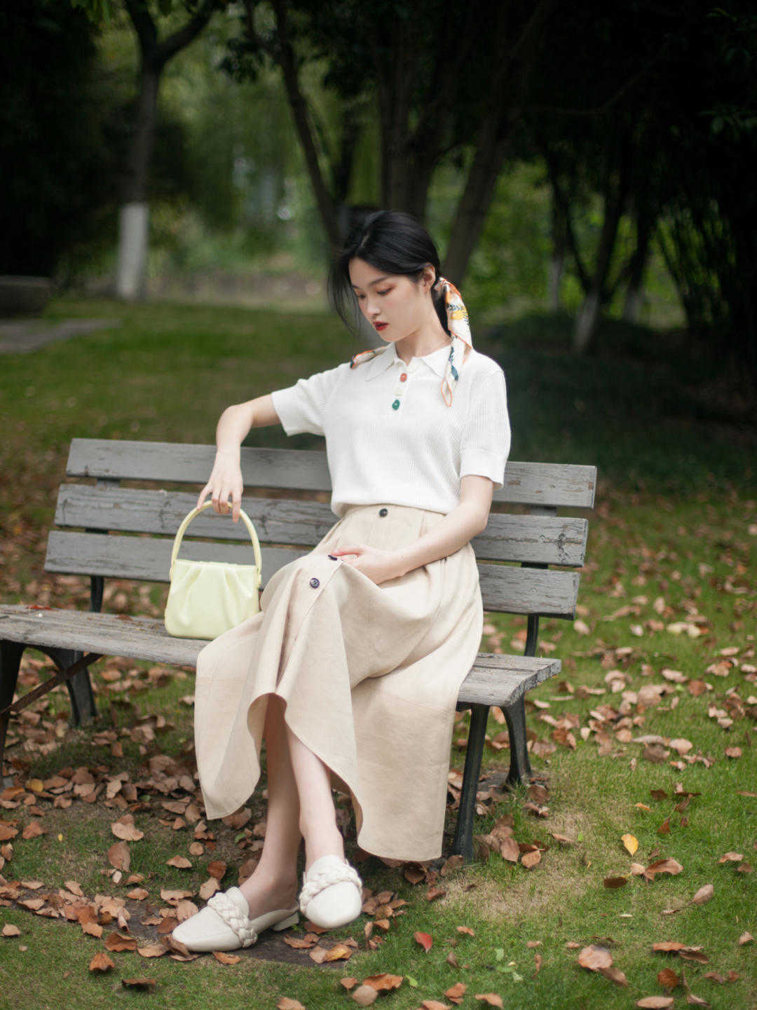 半身裙|如何打造法式风格?条纹T恤搭配白色阔腿裤,显得高级又时髦