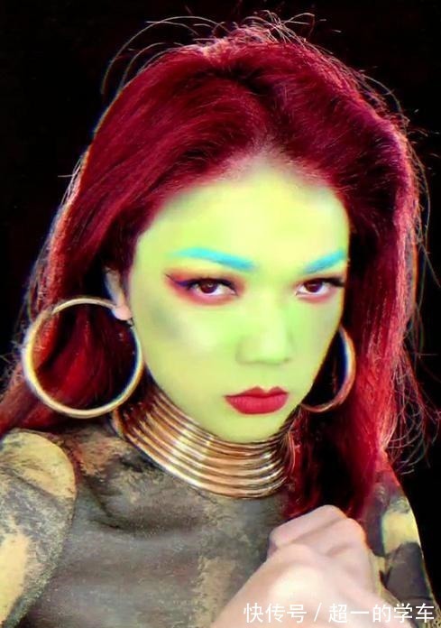 美妆博主 用巧克力豆随机化妆有多难博主涂绿粉底画蓝眉毛,全妆却超惊艳!