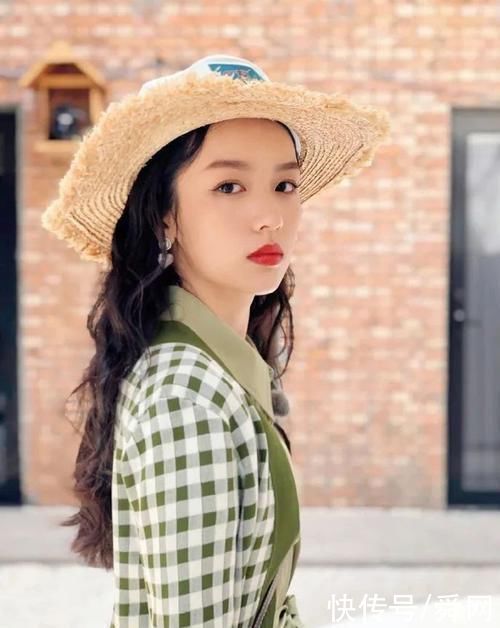 cp|氣氛組頭頭?周也上綜藝被夸像天使，《中餐廳5》與龔俊頻繁互動引熱議