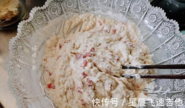 20分钟做好早餐,有粗粮粥和煎饼还有炒菜,网友说一看就温暖!