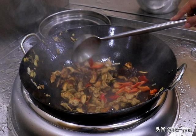 香菇肉片|饭店的香菇肉片为啥好吃，原来腌制是关键，厨师长教你正确做法